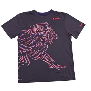 Nike LeBron James Dri-FIT Lion Graphic T-Shirt Mens Large Grey Pink Basketball